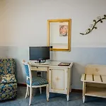 Confine Hotell Colà