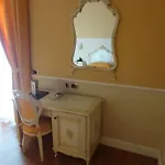Confine Hotell 3*