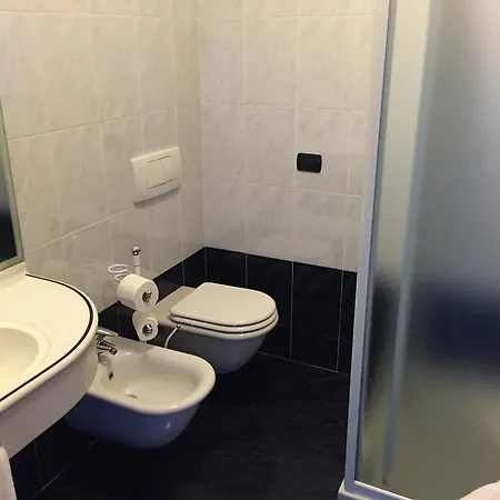 Confine Hotel Cola (Verona)