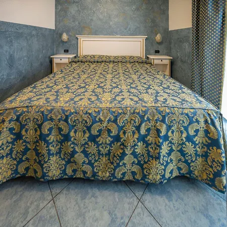 Confine Hotel 3*
