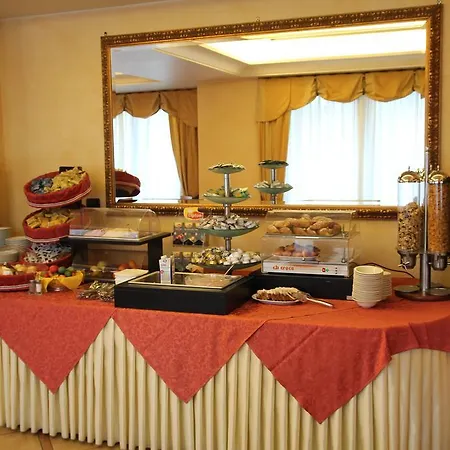Hotell Confine 3*