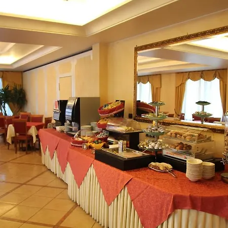 Hotell Confine 3*
