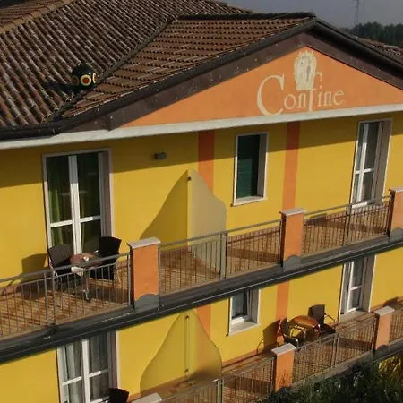 Hotell Confine 3*