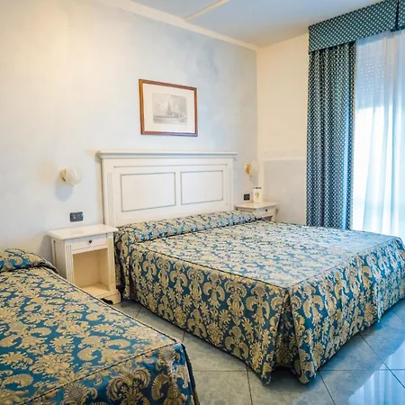 Hotel Confine 3*