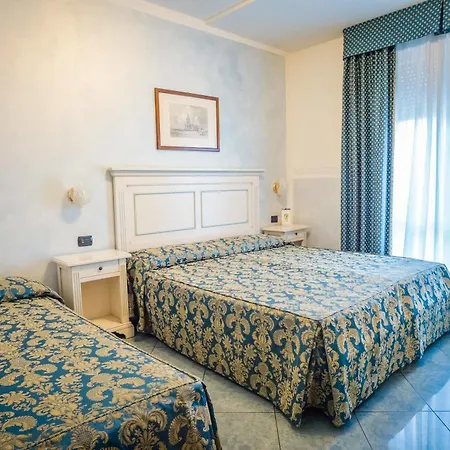 Hotell Confine 3*