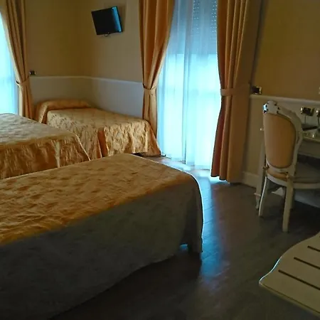 Hotel Confine 3*