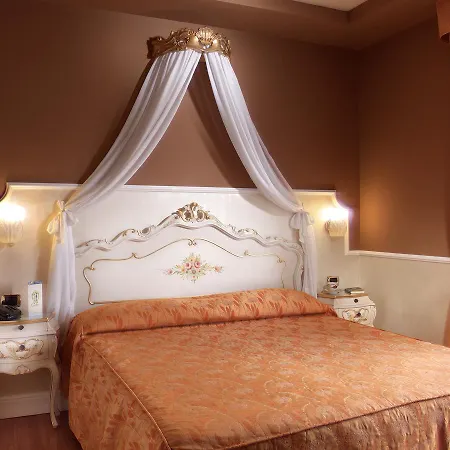 Hotel Confine Colà